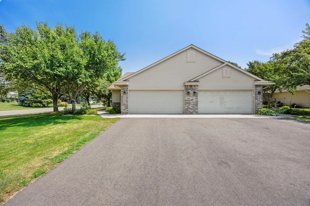 2994 Pitrina Way Little Canada, MN 55117