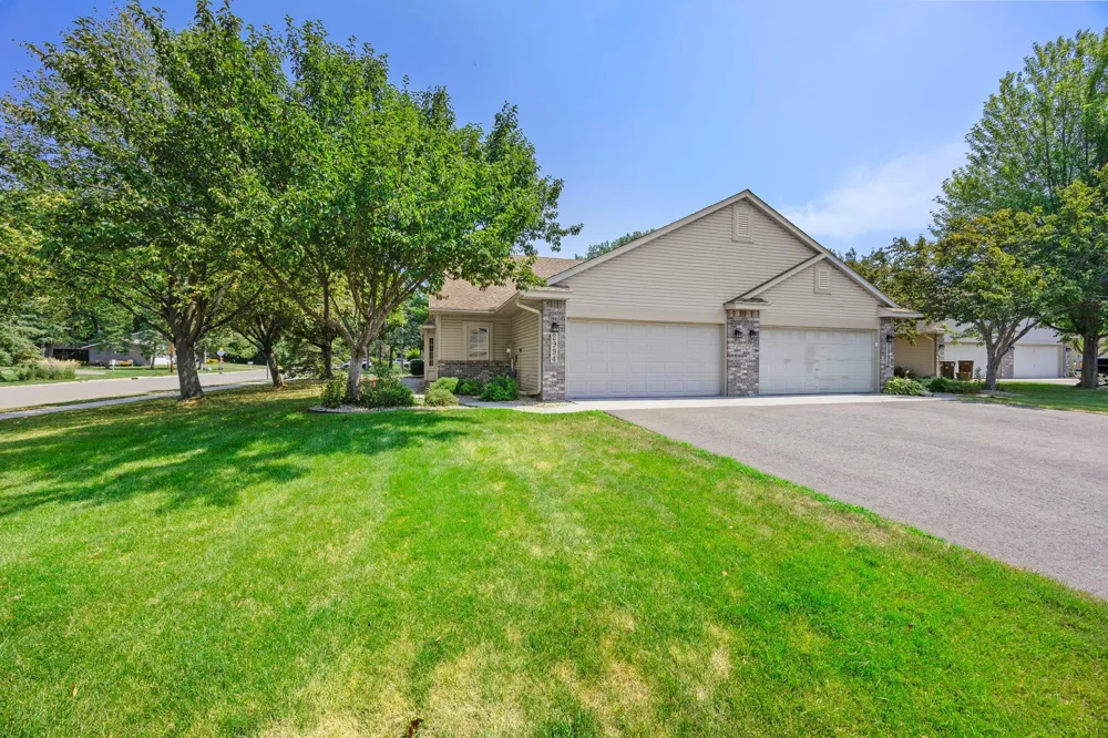 2994 Pitrina Way Little Canada, MN 55117