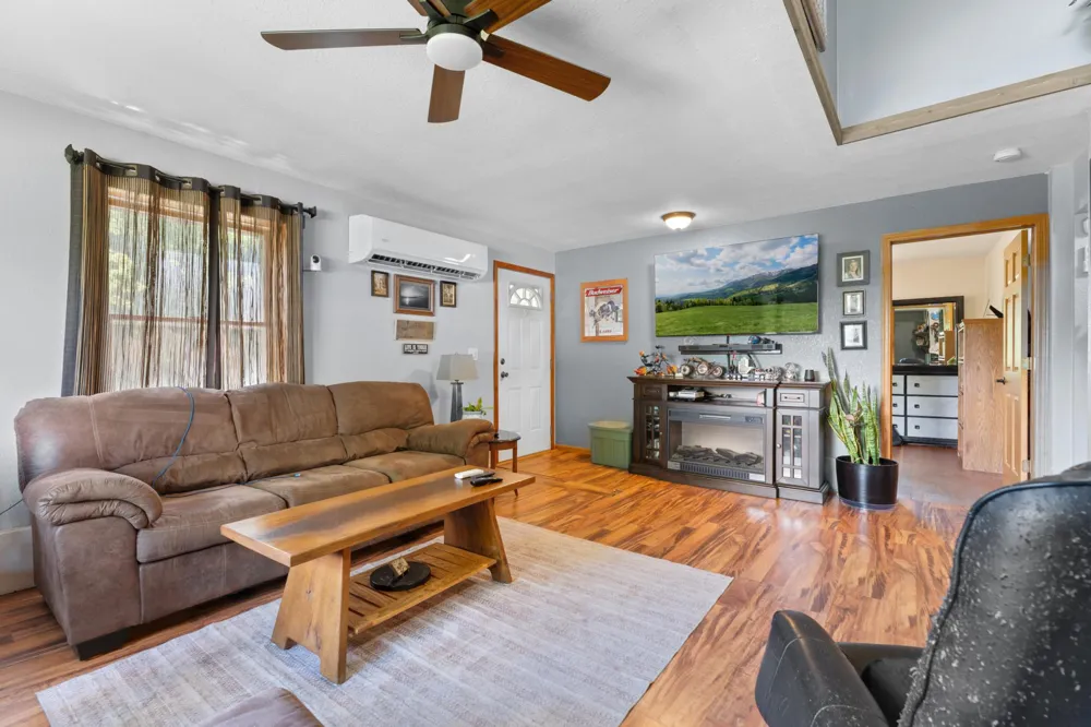 10 9th Avenue NW Oronoco, MN 55960