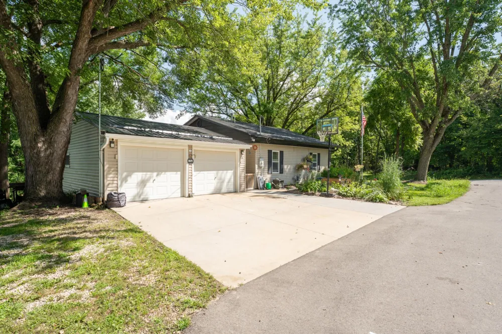 10 9th Avenue NW Oronoco, MN 55960