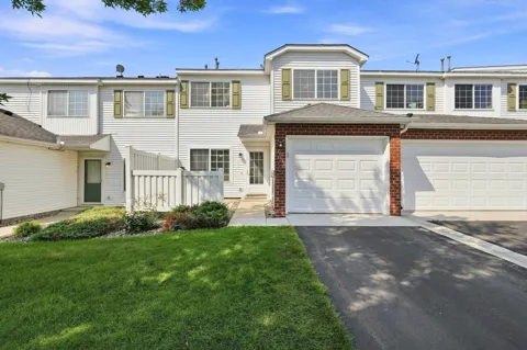 15783 Fjord Avenue
