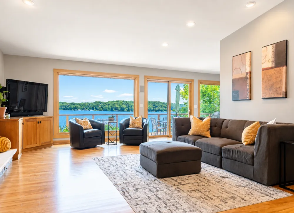 3890 Lone Cedar Lane Chaska, MN 55318