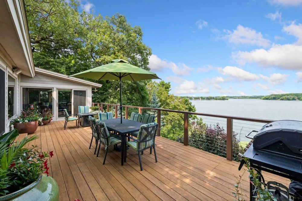 3890 Lone Cedar Lane Chaska, MN 55318