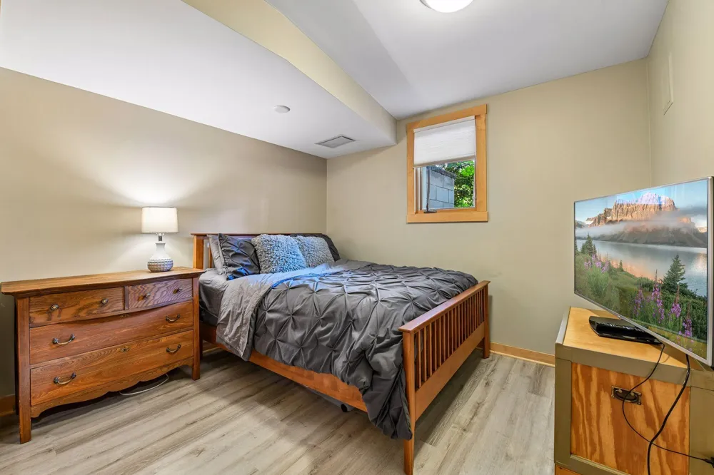3890 Lone Cedar Lane Chaska, MN 55318