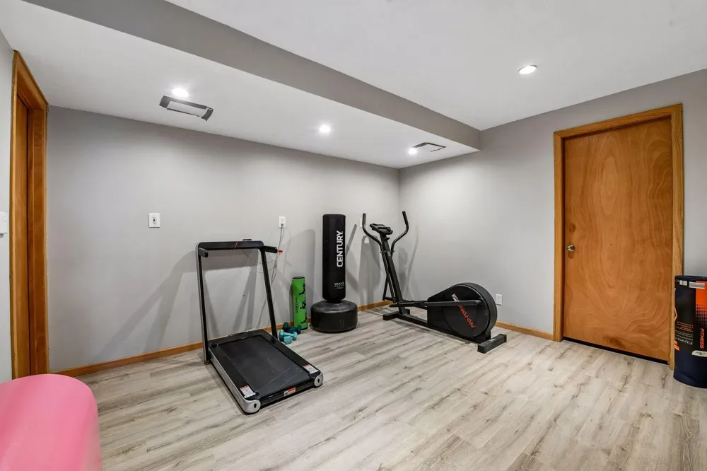 3890 Lone Cedar Lane Chaska, MN 55318