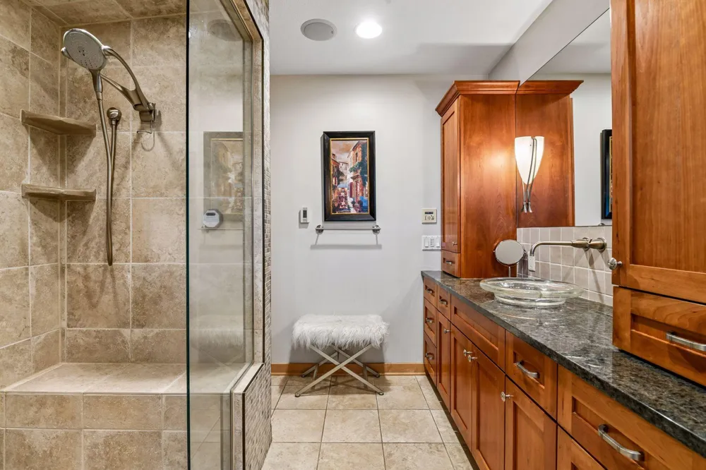 3890 Lone Cedar Lane Chaska, MN 55318