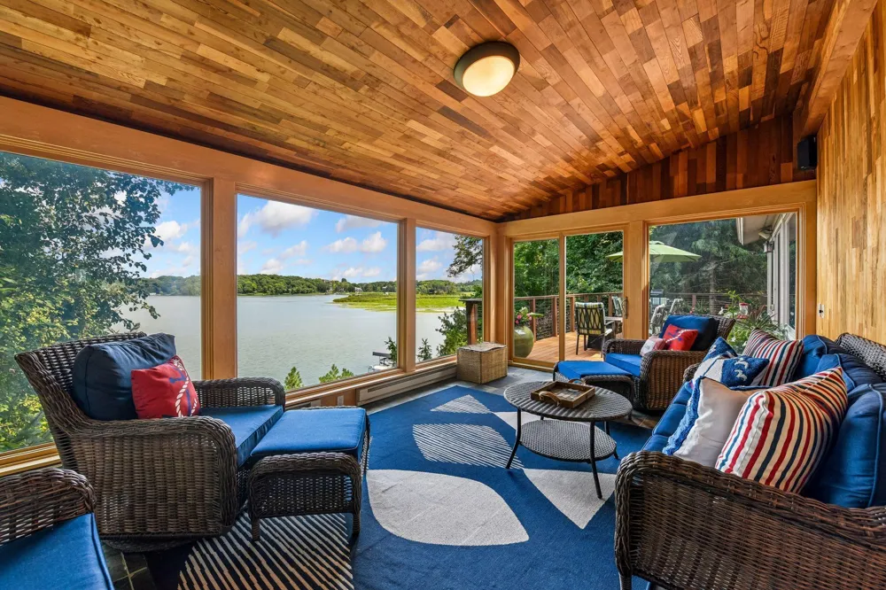 3890 Lone Cedar Lane Chaska, MN 55318