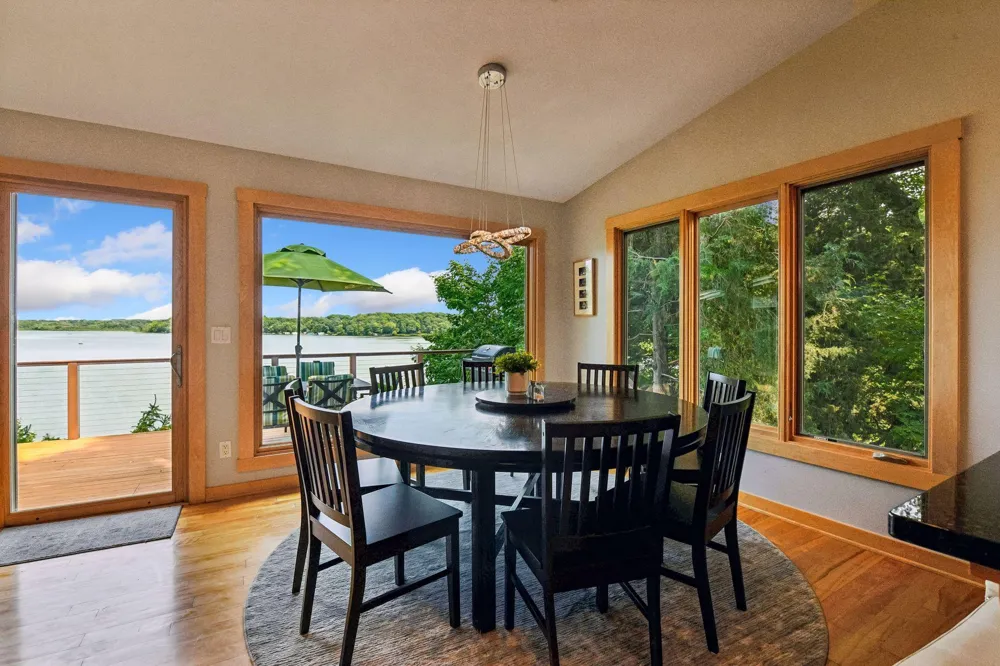 3890 Lone Cedar Lane Chaska, MN 55318