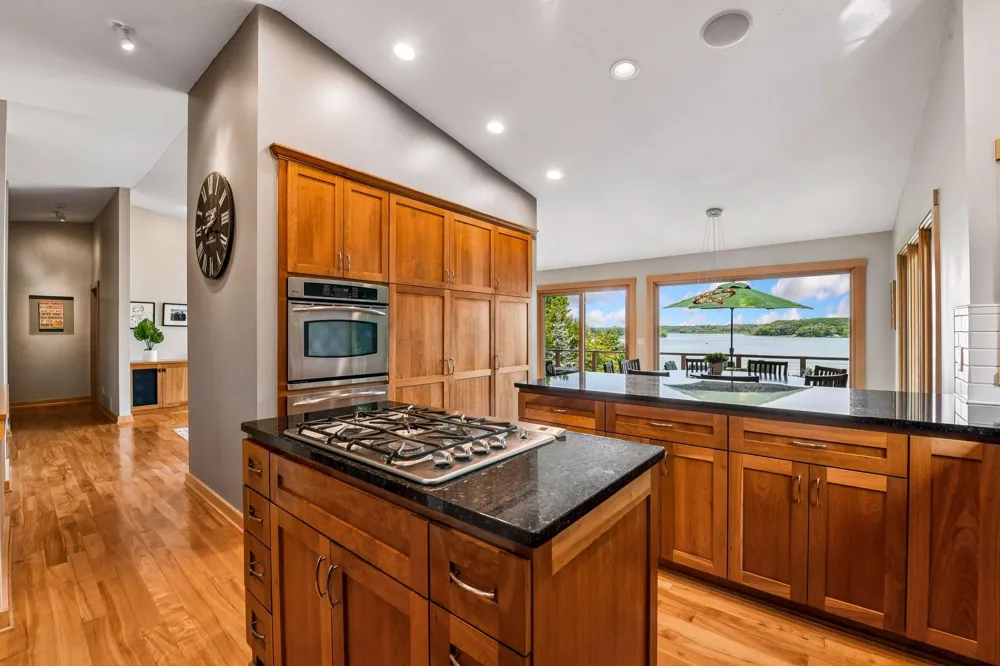 3890 Lone Cedar Lane Chaska, MN 55318