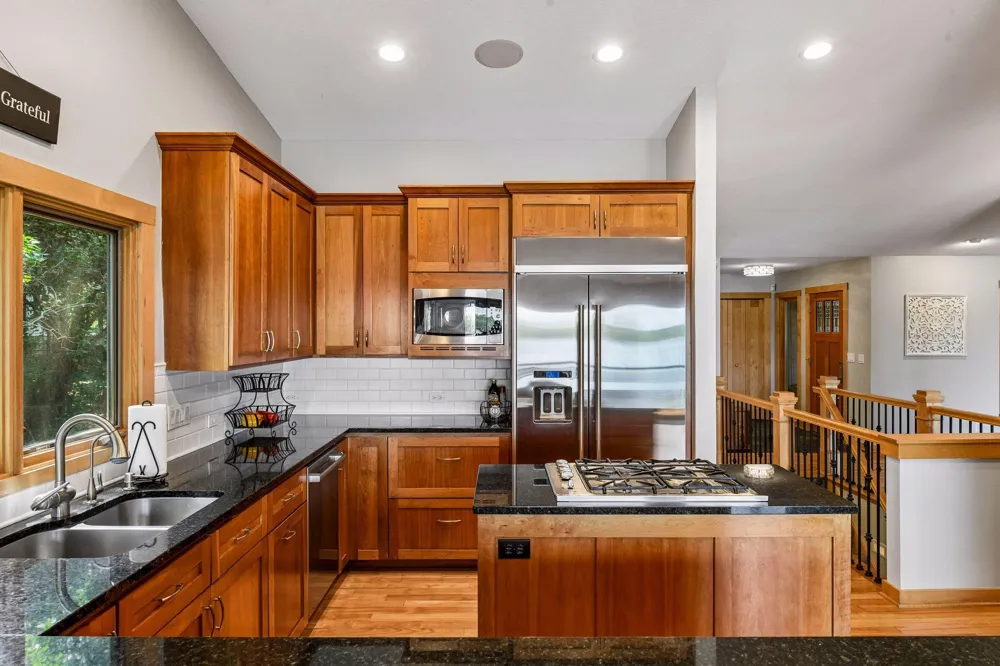 3890 Lone Cedar Lane Chaska, MN 55318