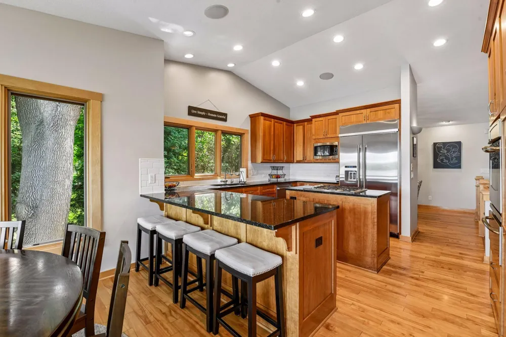 3890 Lone Cedar Lane Chaska, MN 55318