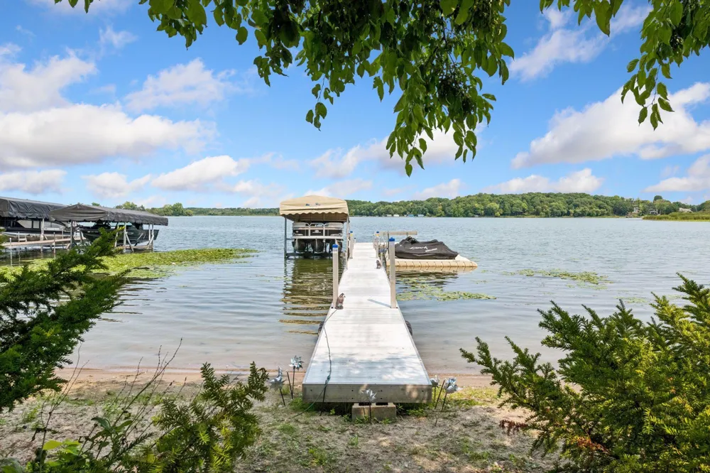 3890 Lone Cedar Lane Chaska, MN 55318
