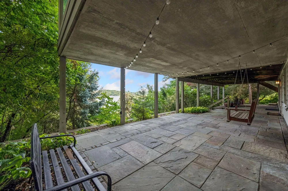 3890 Lone Cedar Lane Chaska, MN 55318