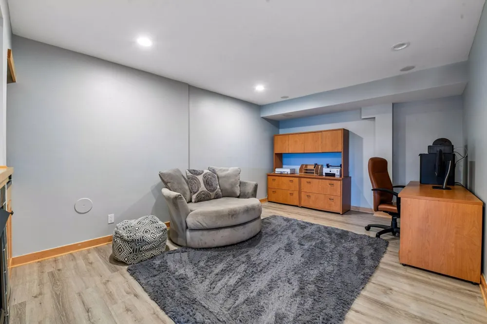 3890 Lone Cedar Lane Chaska, MN 55318