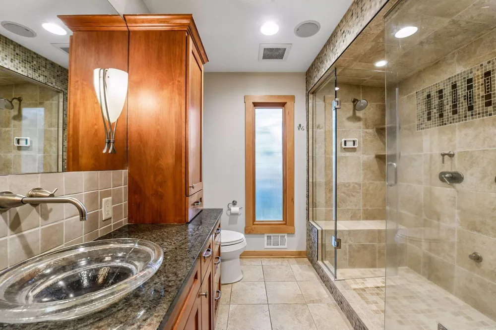 3890 Lone Cedar Lane Chaska, MN 55318