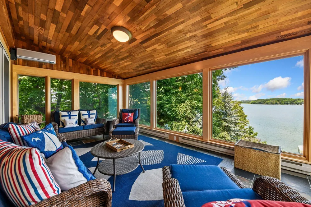 3890 Lone Cedar Lane Chaska, MN 55318