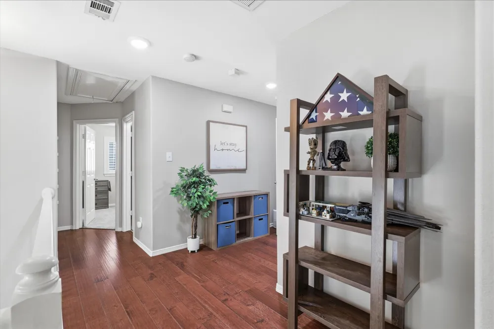 4055 Briarbend Road Dallas, TX 75287