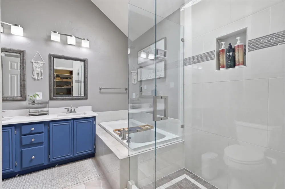 4055 Briarbend Road Dallas, TX 75287