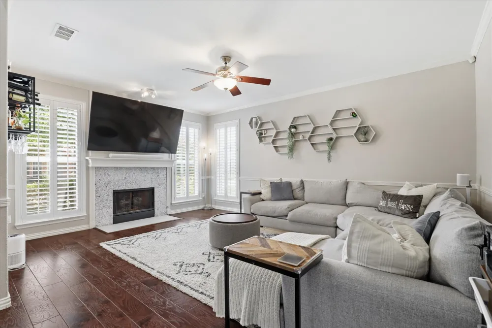 4055 Briarbend Road Dallas, TX 75287