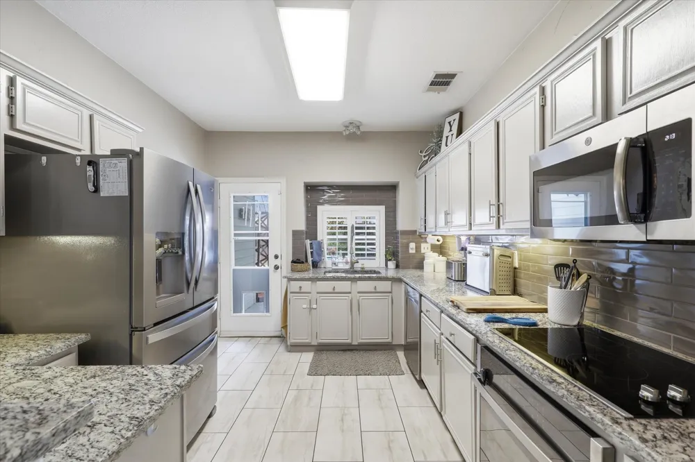 4055 Briarbend Road Dallas, TX 75287