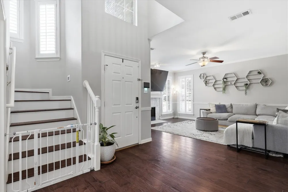 4055 Briarbend Road Dallas, TX 75287