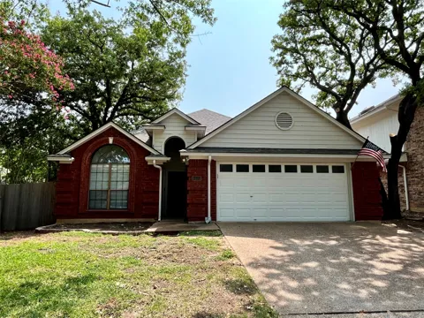 6105 Paradise Drive