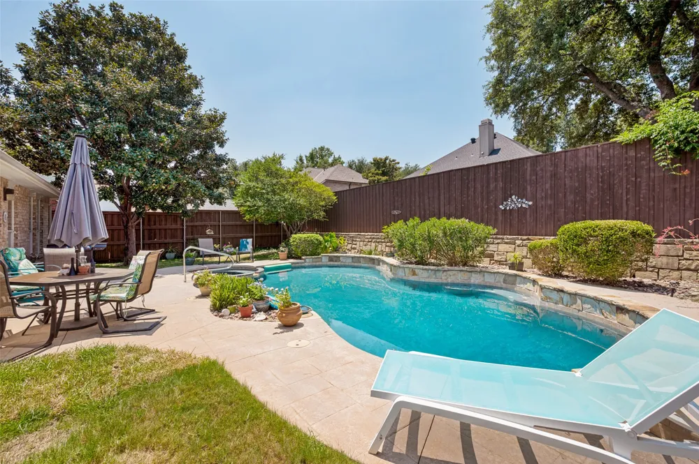 415 Patricia Lane Highland Village, TX 75077