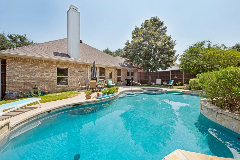 415 Patricia Lane Highland Village, TX 75077