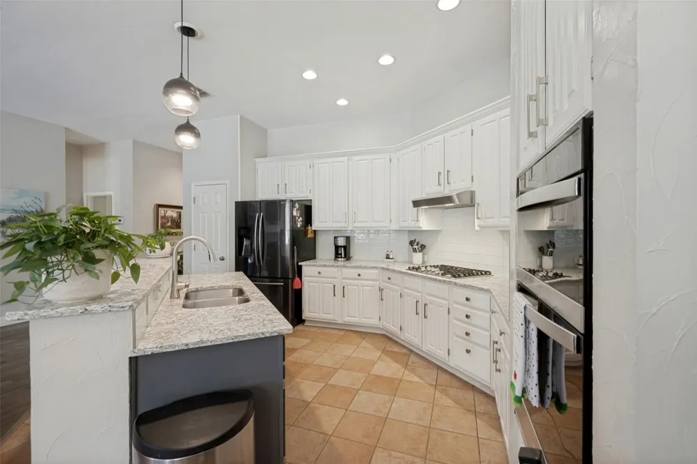 415 Patricia Lane Highland Village, TX 75077