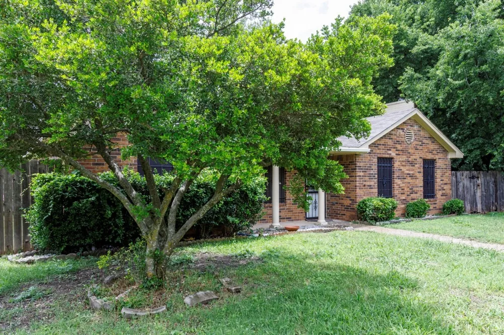 902 Wayne Avenue Duncanville, TX 75137