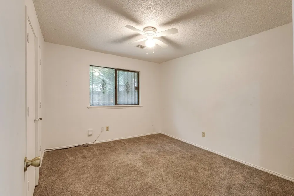902 Wayne Avenue Duncanville, TX 75137
