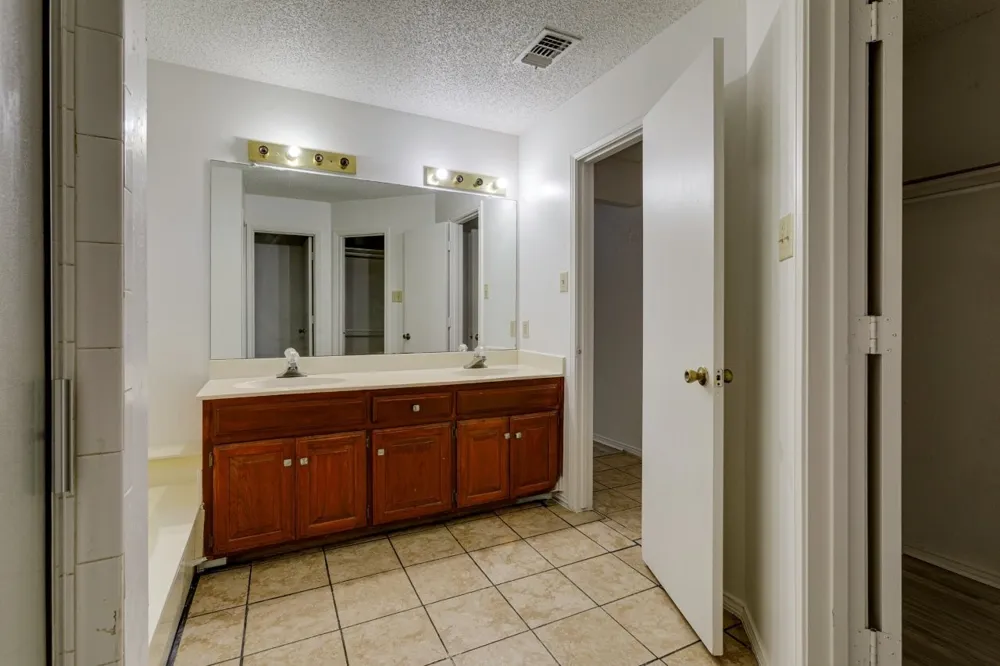 902 Wayne Avenue Duncanville, TX 75137