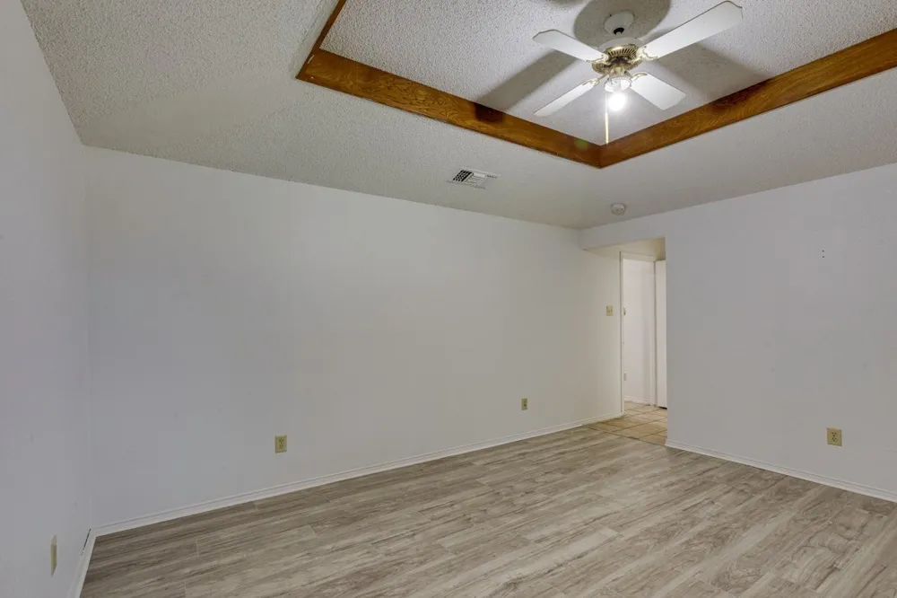 902 Wayne Avenue Duncanville, TX 75137