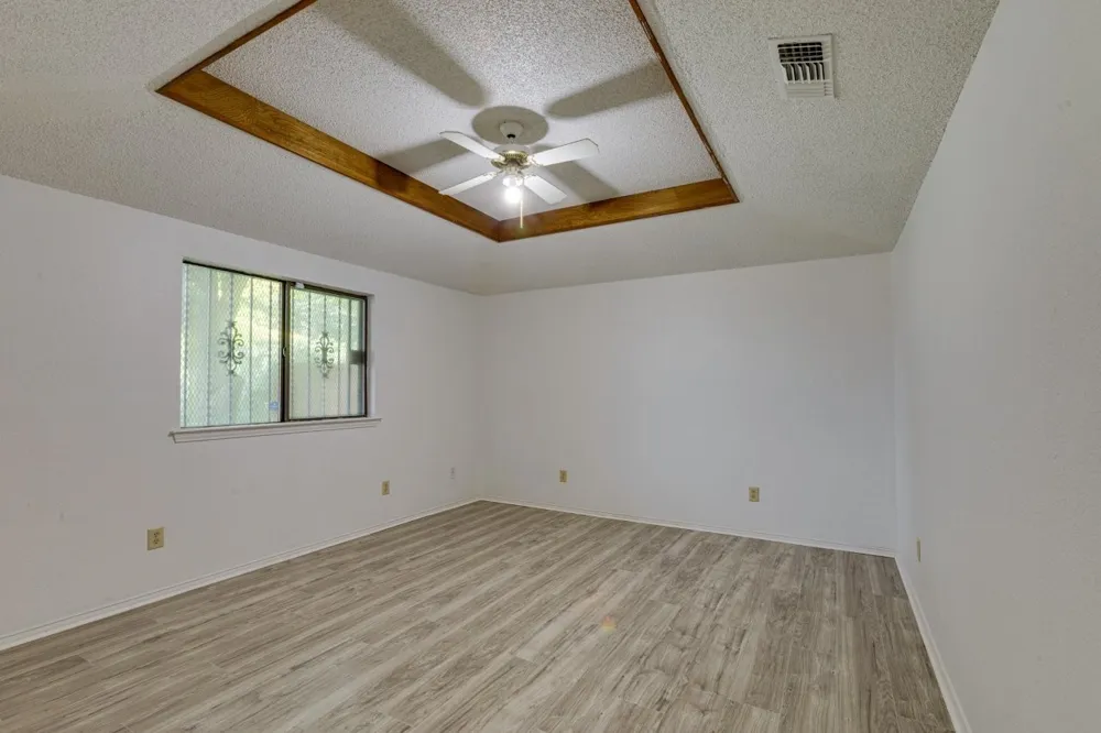 902 Wayne Avenue Duncanville, TX 75137