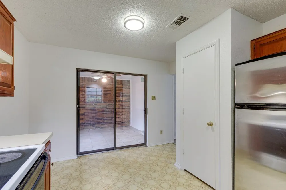 902 Wayne Avenue Duncanville, TX 75137