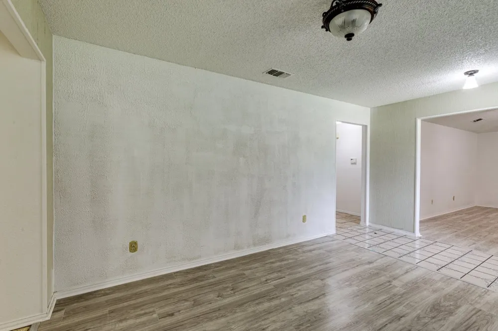 902 Wayne Avenue Duncanville, TX 75137