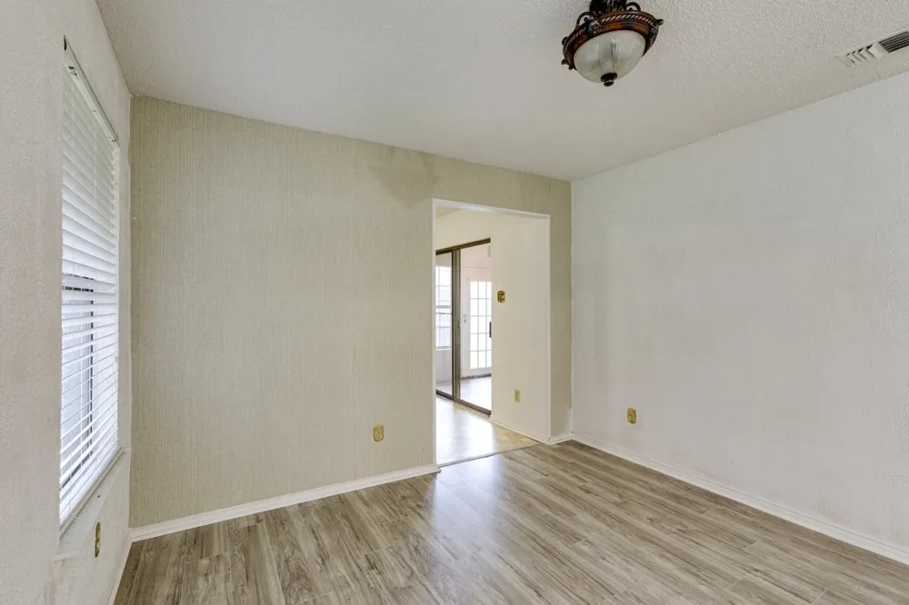 902 Wayne Avenue Duncanville, TX 75137