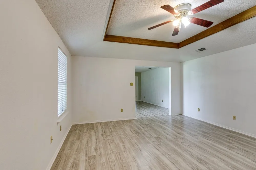 902 Wayne Avenue Duncanville, TX 75137