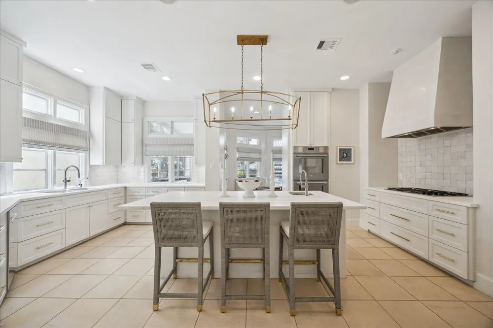 2211 Dunraven Lane Houston, TX 77019