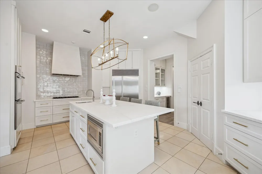 2211 Dunraven Lane Houston, TX 77019