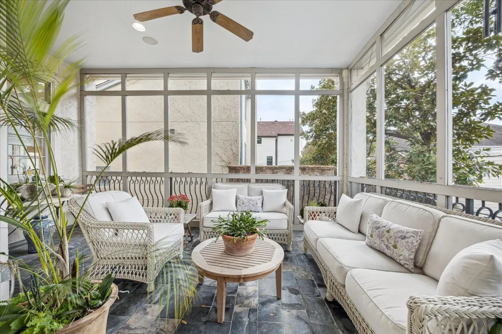 2211 Dunraven Lane Houston, TX 77019