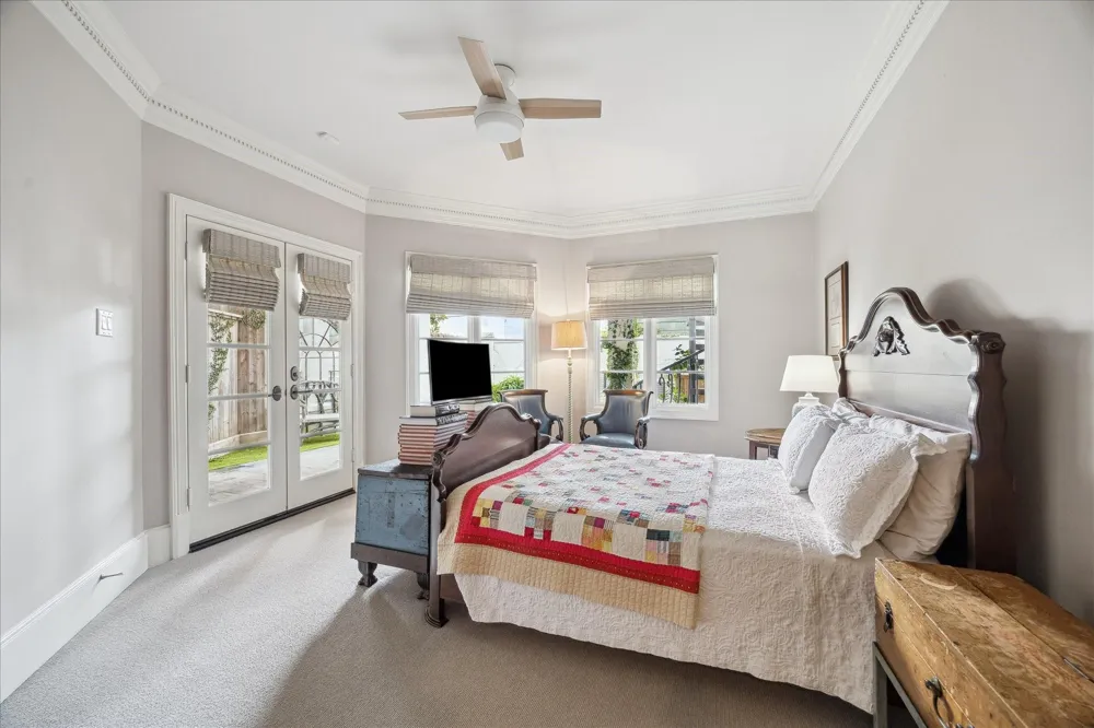 2211 Dunraven Lane Houston, TX 77019