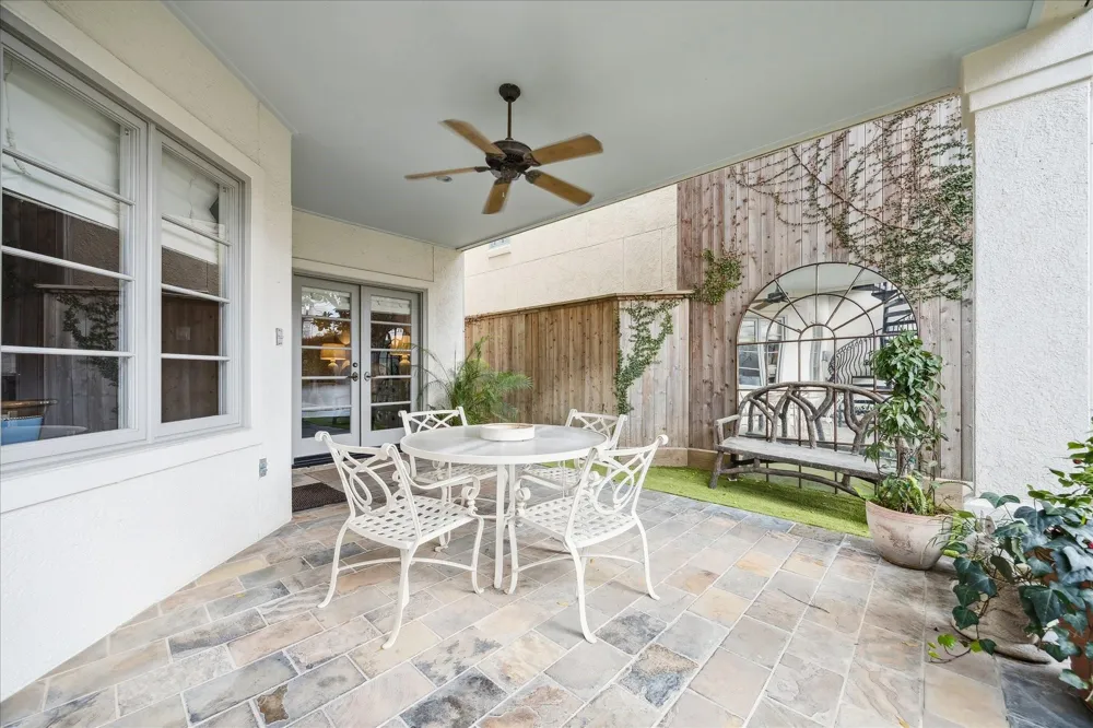 2211 Dunraven Lane Houston, TX 77019