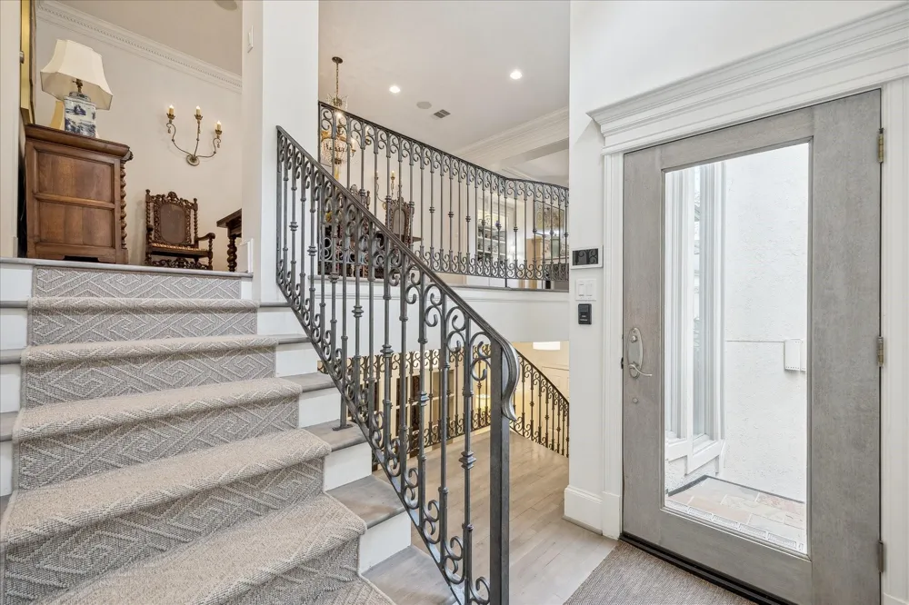 2211 Dunraven Lane Houston, TX 77019
