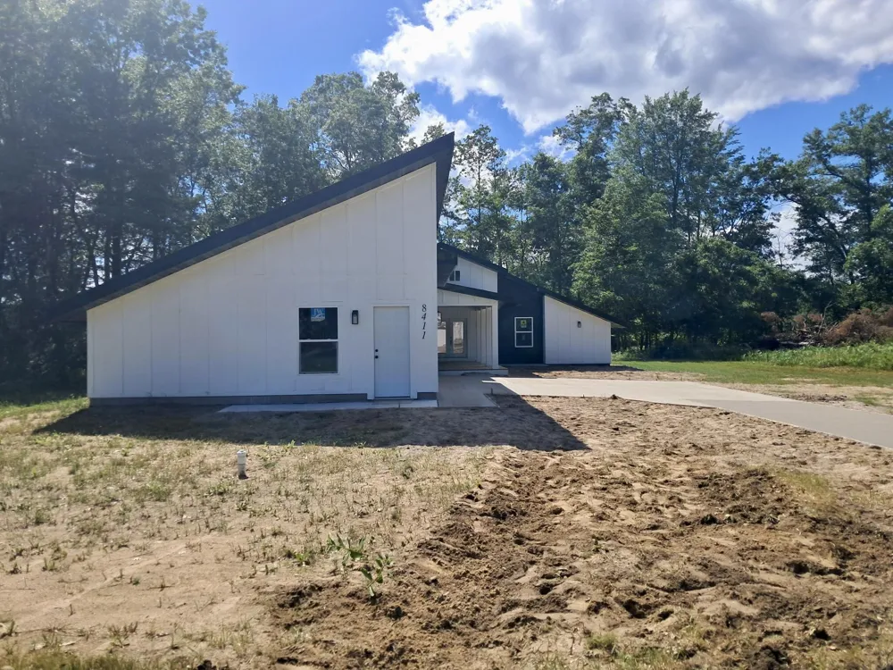 8411 Peninsula Drive W Stanwood, MI 49346