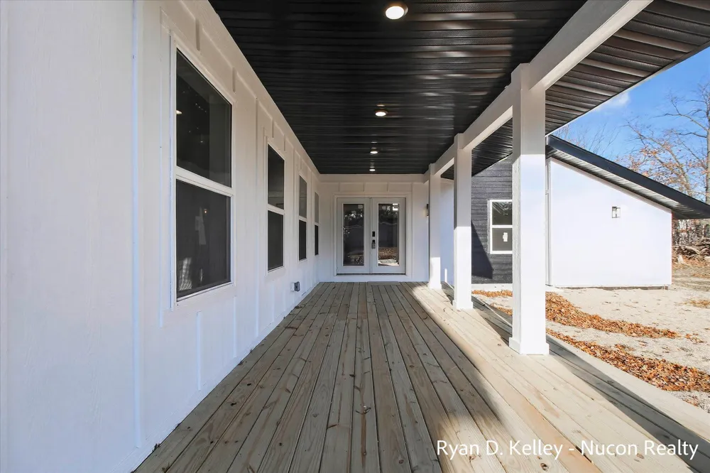 8411 Peninsula Drive W Stanwood, MI 49346