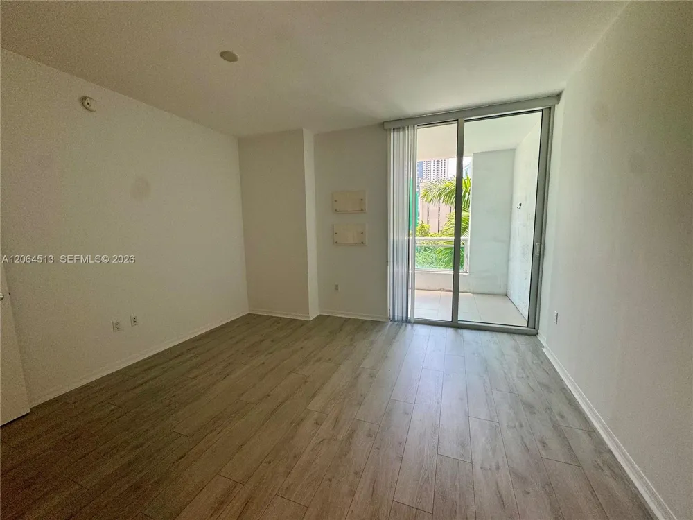 951 Brickell Ave #409 Miami, FL 33131