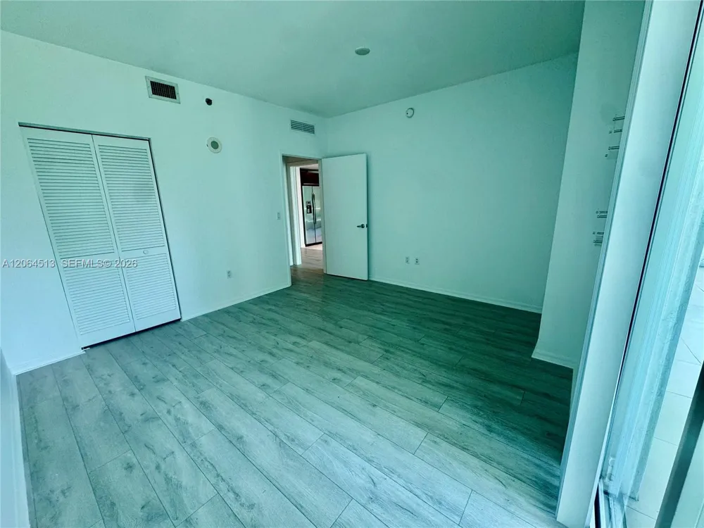 951 Brickell Ave #409 Miami, FL 33131
