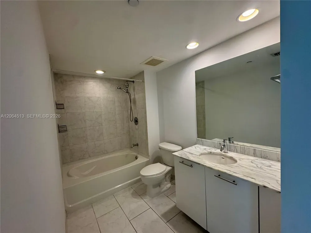 951 Brickell Ave #409 Miami, FL 33131