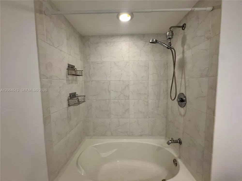 951 Brickell Ave #409 Miami, FL 33131